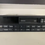 ford radio F62F-19B132