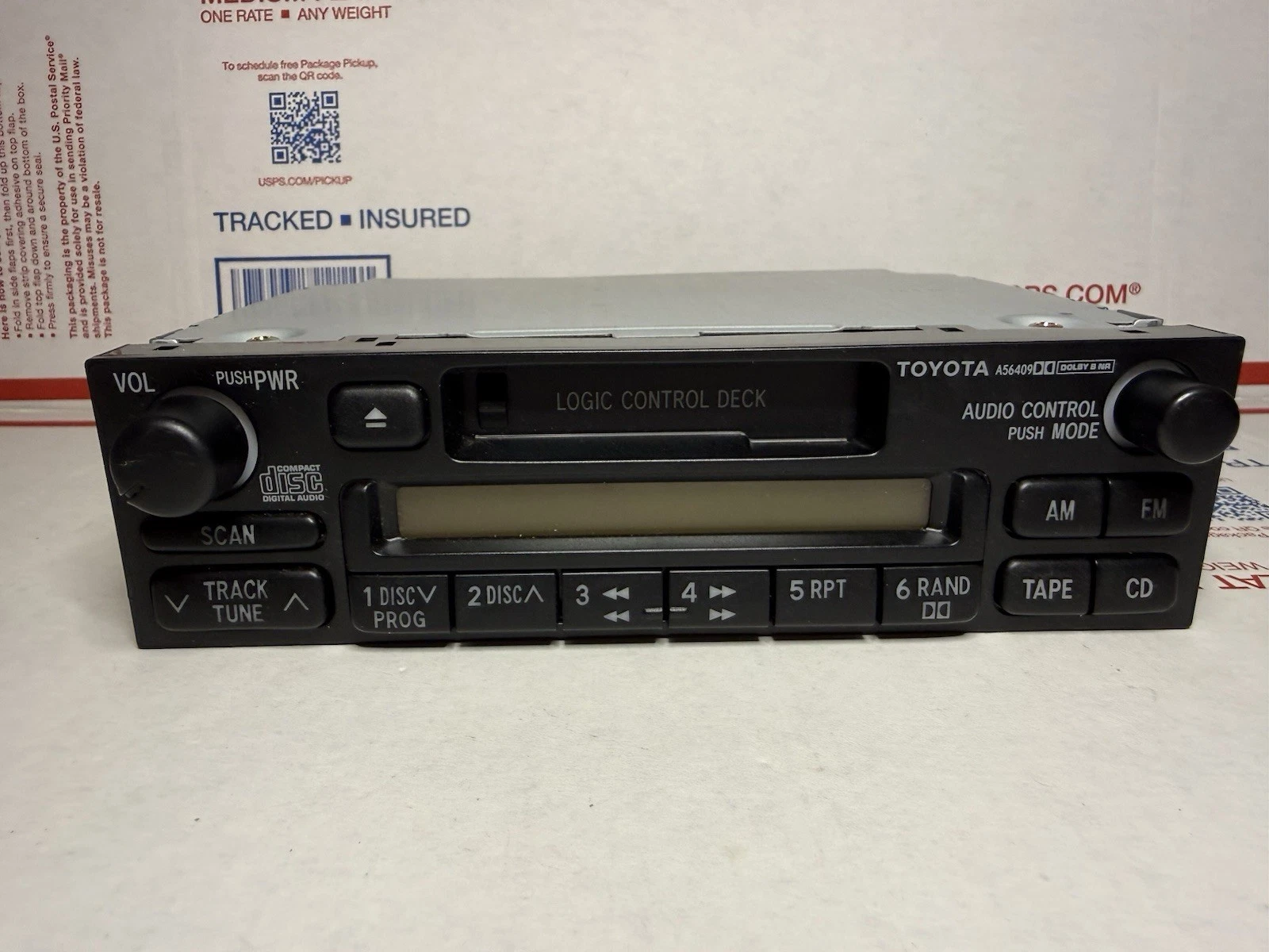 86120-04090 Toyota radio 86120-04090 - Image 1